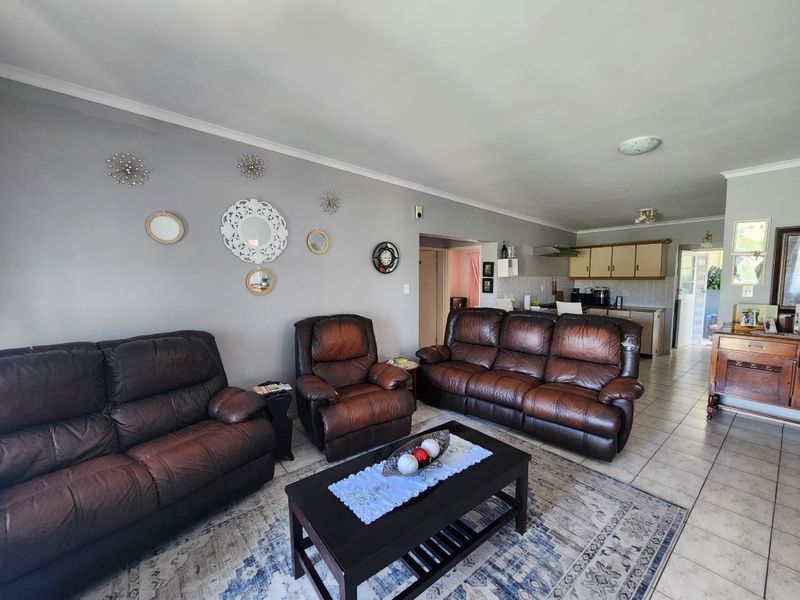 House For Sale In Malmesbury - Photo 5