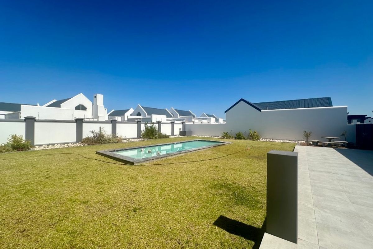 House Rental Monthly In Langebaan - Photo 2