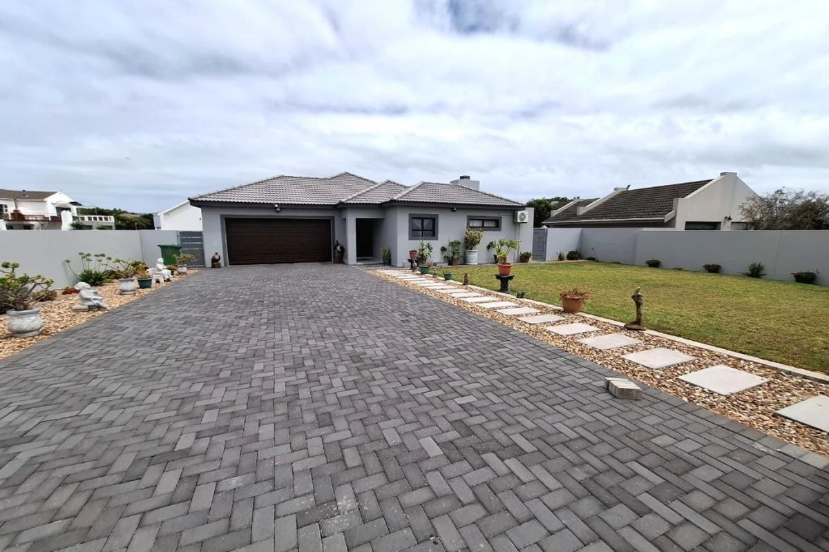 House For Sale In Langebaan - Photo 2