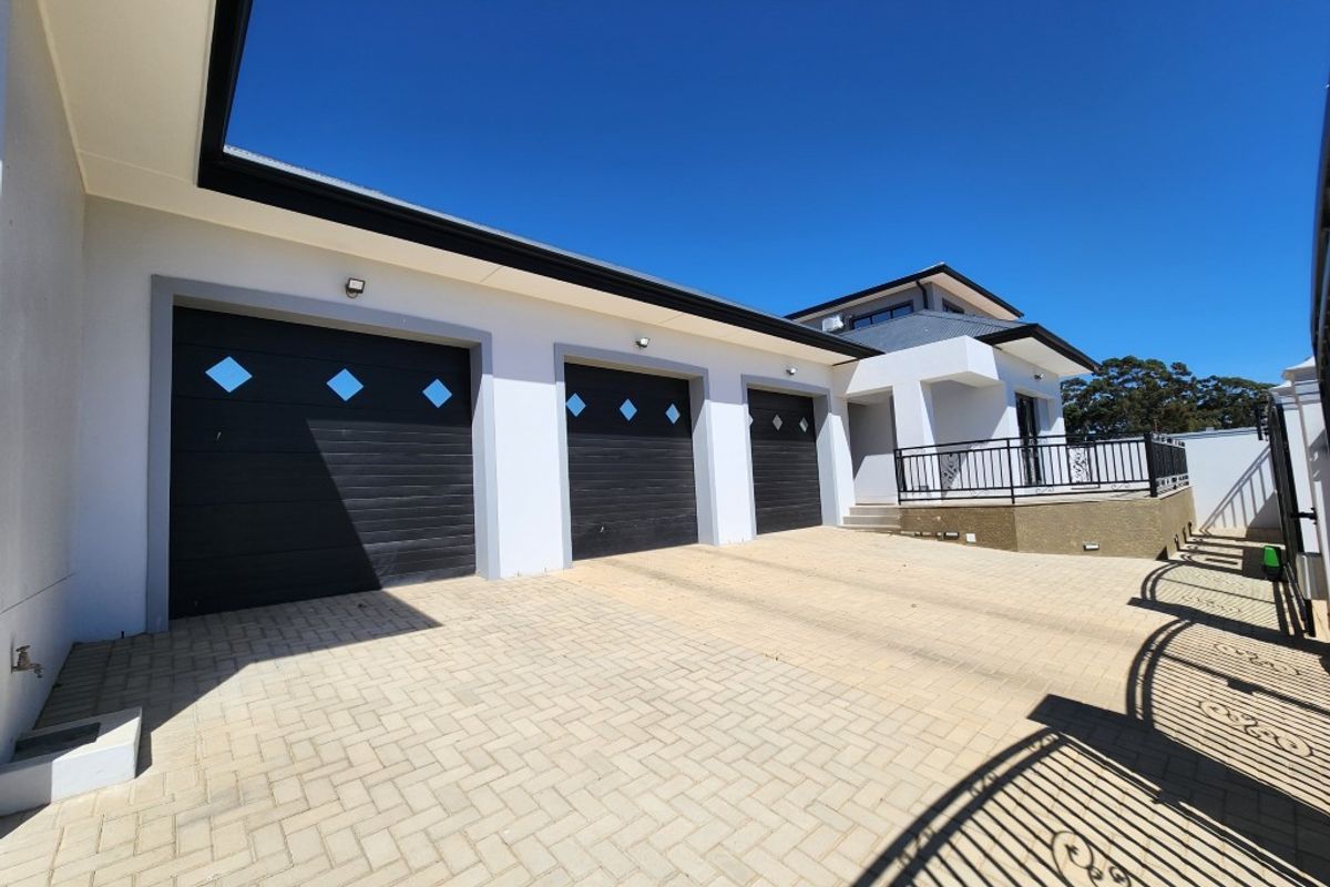 House For Sale In Malmesbury - Photo 2