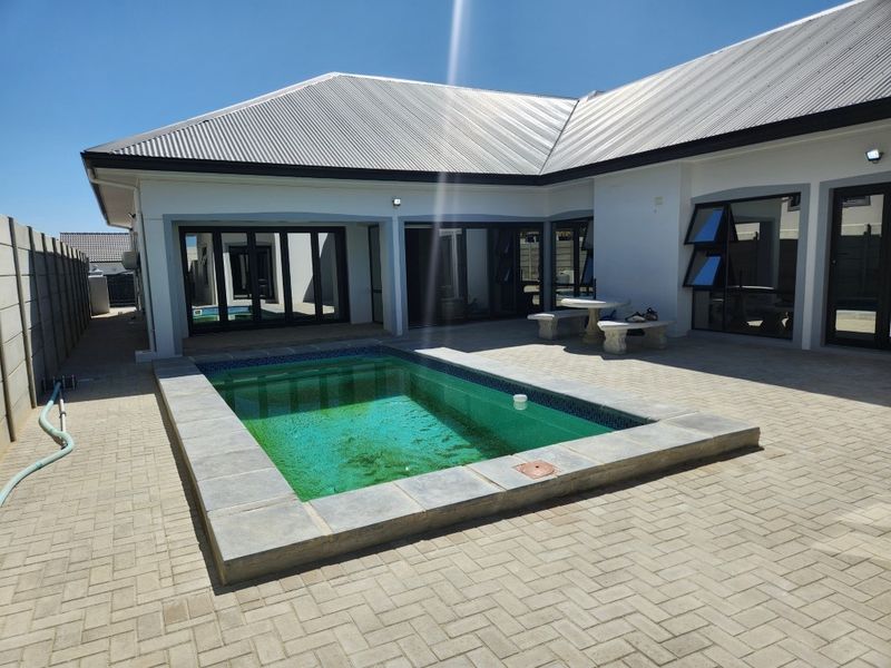 House For Sale In Malmesbury - Photo 3