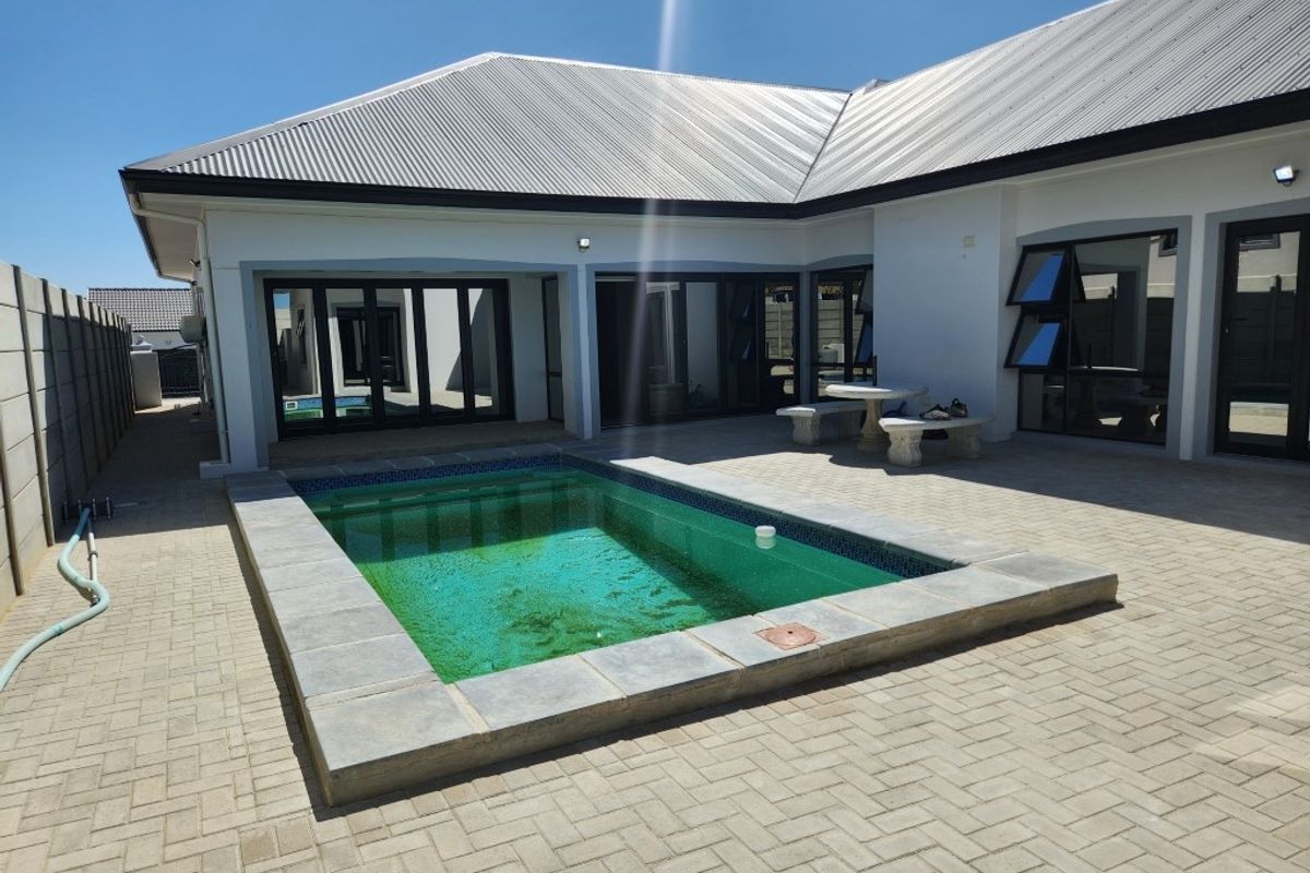House For Sale In Malmesbury - Photo 3