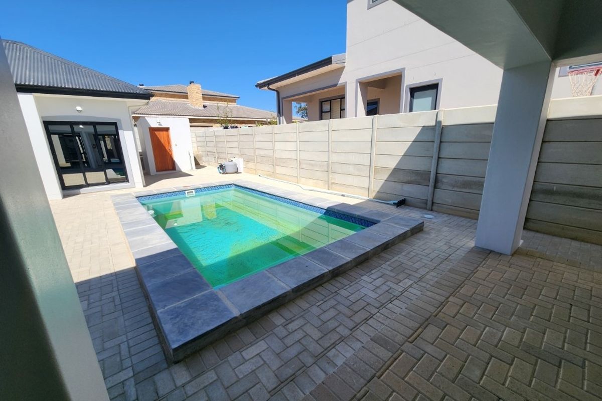 House For Sale In Malmesbury - Photo 4