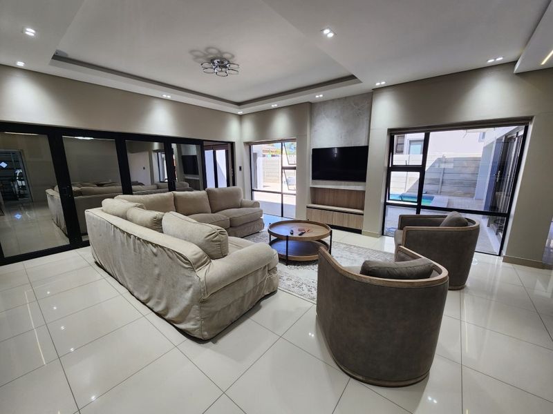 House For Sale In Malmesbury - Photo 5