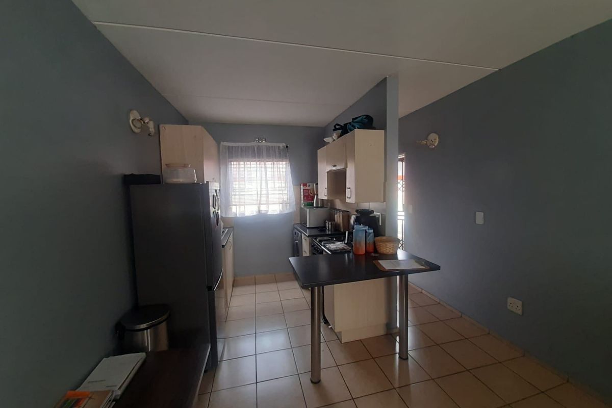 Apartment For Sale In Benoni - Photo 2