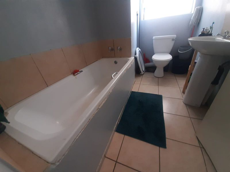 Apartment For Sale In Benoni - Photo 4