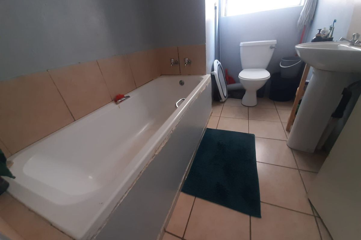 Apartment For Sale In Benoni - Photo 4