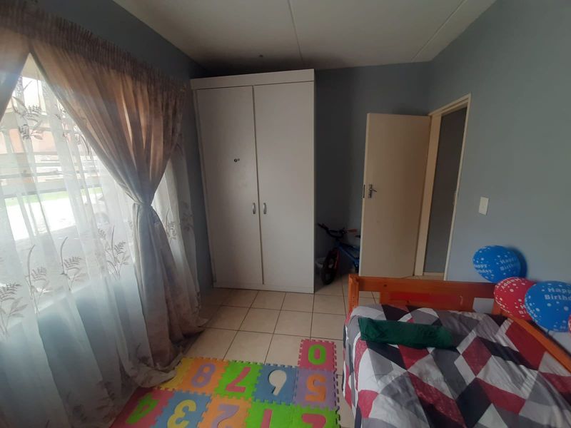 Apartment For Sale In Benoni - Photo 3