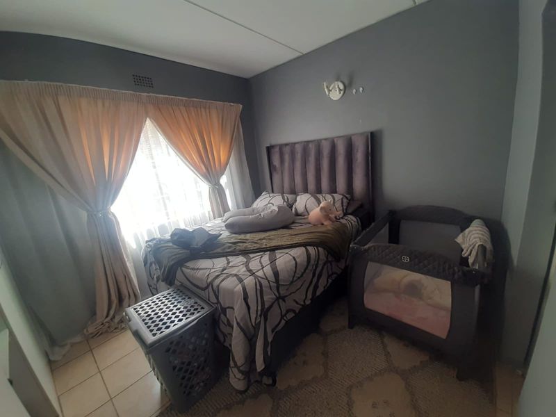 Apartment For Sale In Benoni - Photo 9