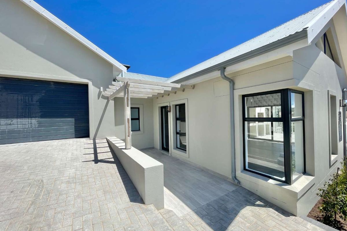 House For Sale In Mossel Bay - Photo 5