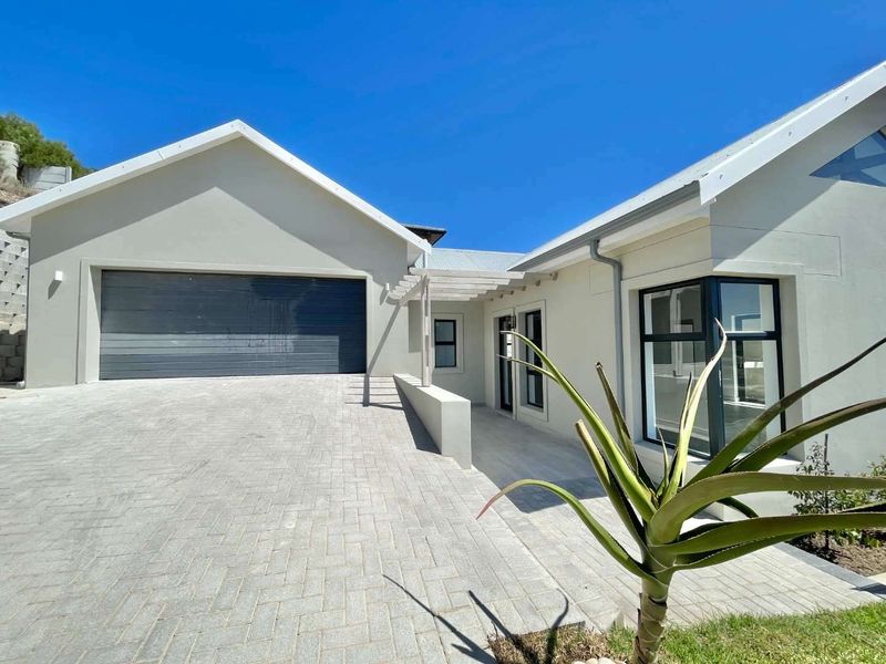 House For Sale In Mossel Bay - Photo 2