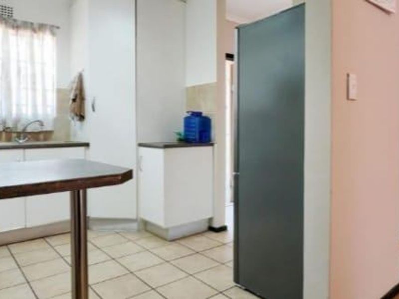 Apartment For Sale In Brakpan - Photo 3