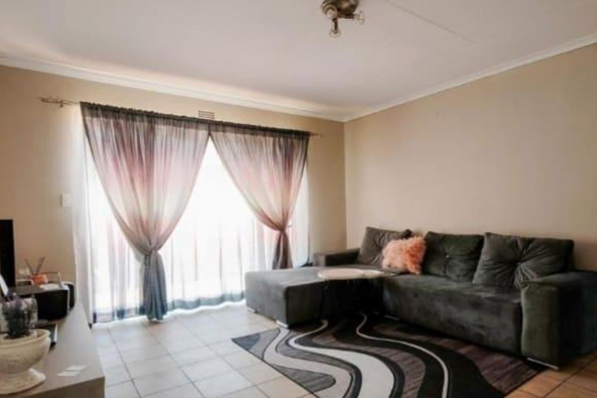 Apartment For Sale In Brakpan - Photo 2