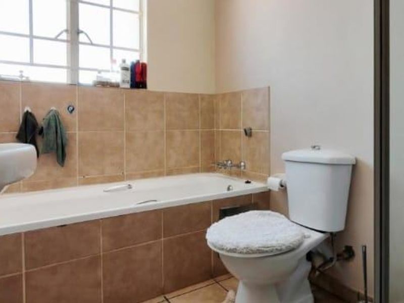 Apartment For Sale In Brakpan - Photo 7