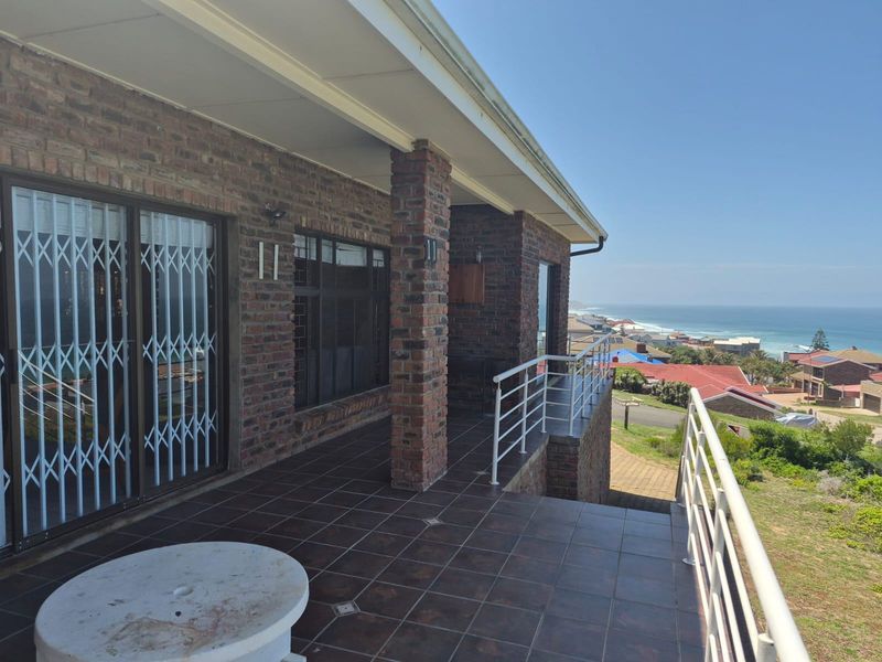 House For Sale In Mossel Bay - Photo 2