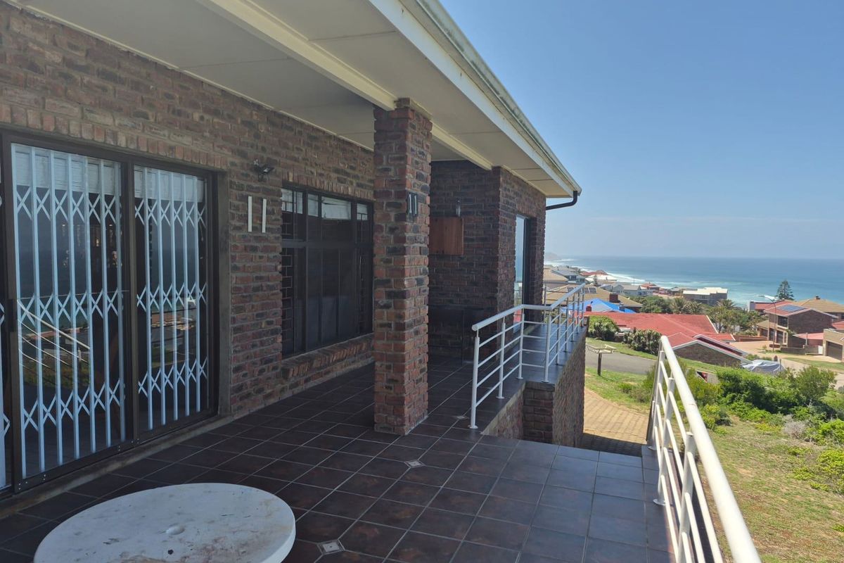 House For Sale In Mossel Bay - Photo 2
