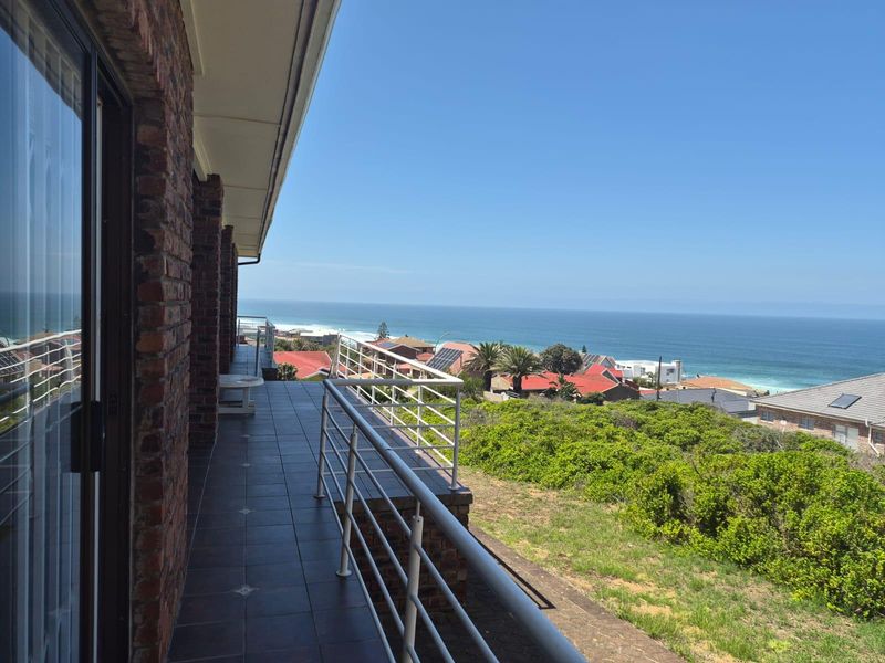 House For Sale In Mossel Bay - Photo 4