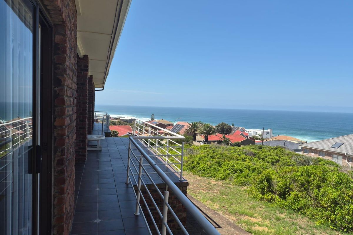 House For Sale In Mossel Bay - Photo 4