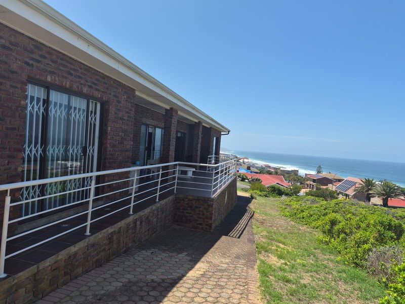 House For Sale In Mossel Bay - Photo 1