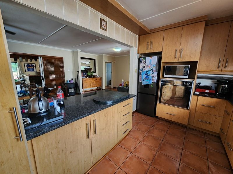 House For Sale In Malmesbury - Photo 9