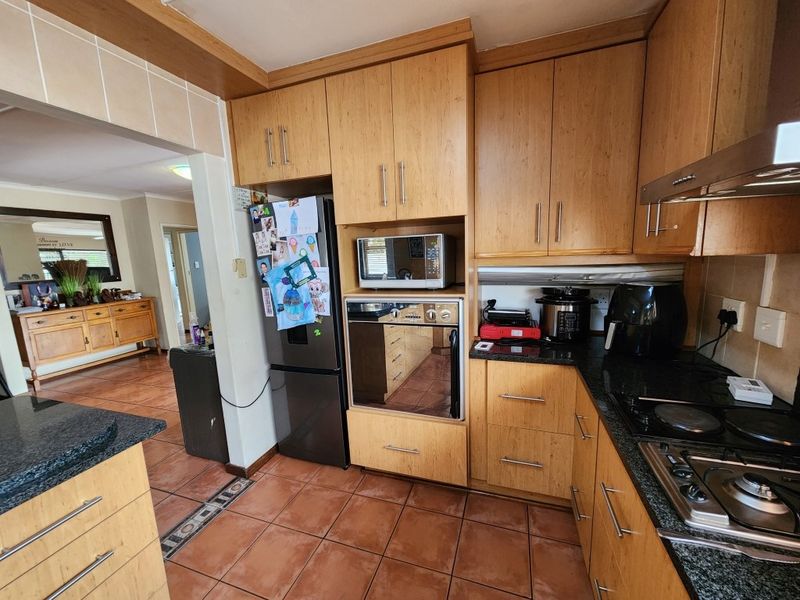 House For Sale In Malmesbury - Photo 4