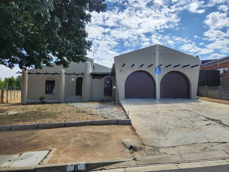 House For Sale In Malmesbury - Photo 3