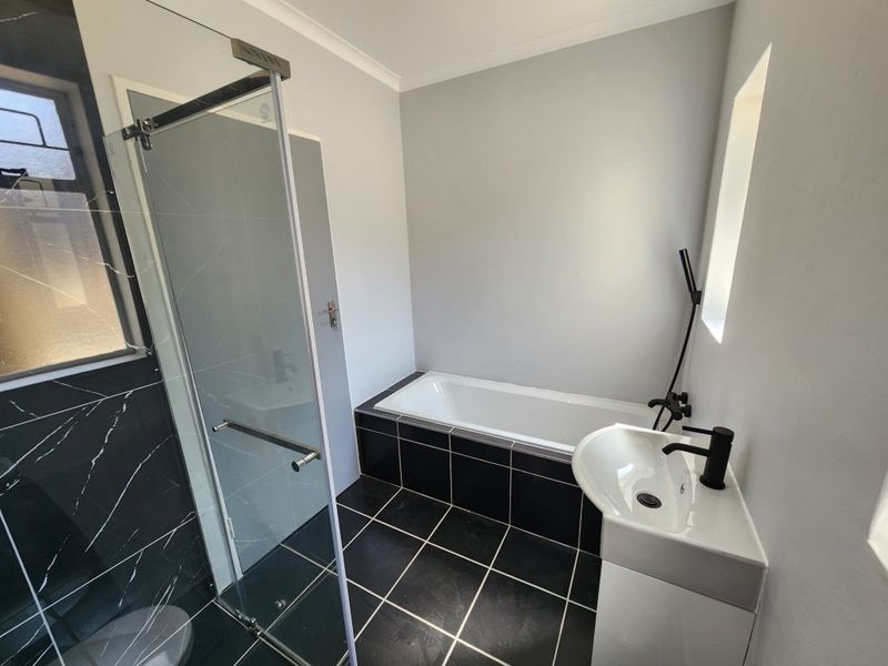 House For Sale In Malmesbury - Photo 8