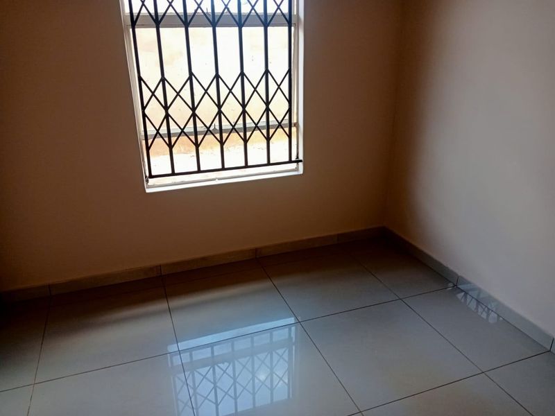 House For Sale In Benoni - Photo 6