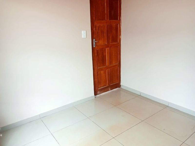 House For Sale In Benoni - Photo 4