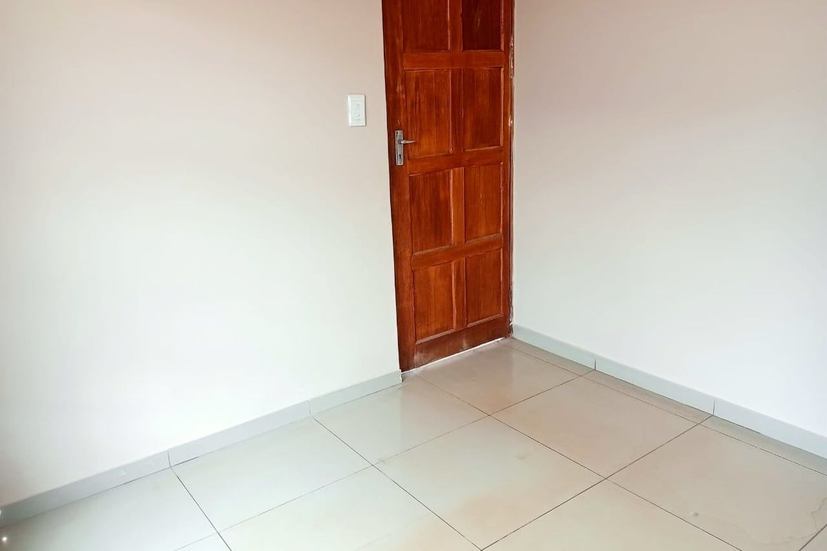 House For Sale In Benoni - Photo 4