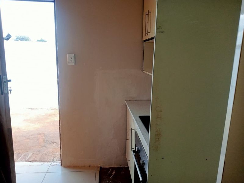 House For Sale In Benoni - Photo 3
