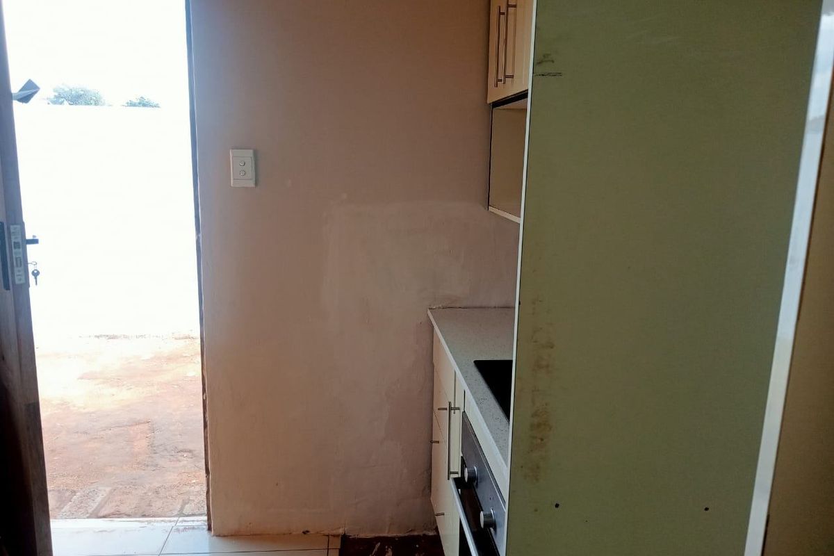 House For Sale In Benoni - Photo 3