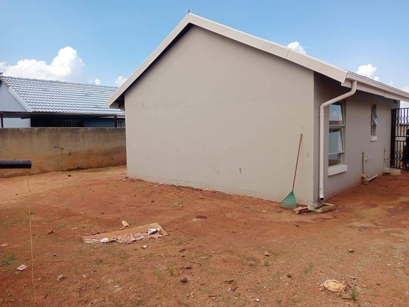 House For Sale In Benoni - Photo 5