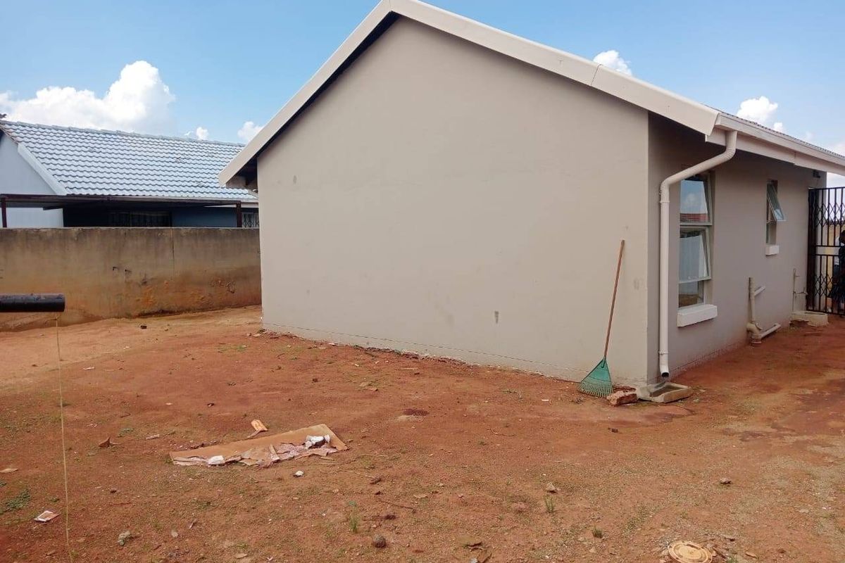 House For Sale In Benoni - Photo 5