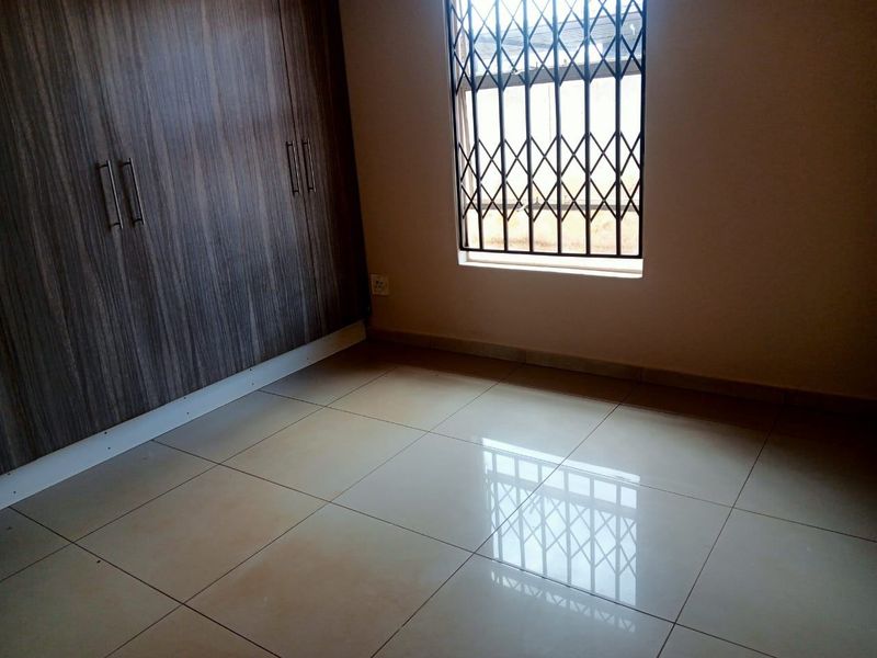 House For Sale In Benoni - Photo 10