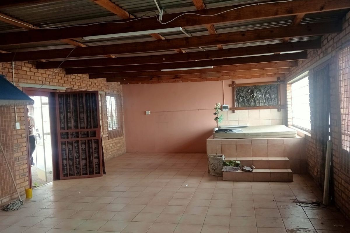 House For Sale In Germiston - Photo 3