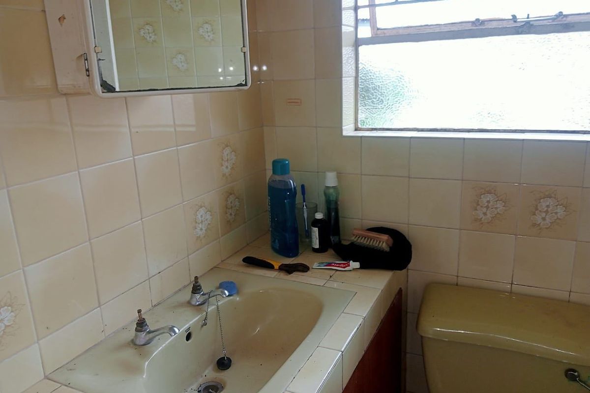 House For Sale In Benoni - Photo 2