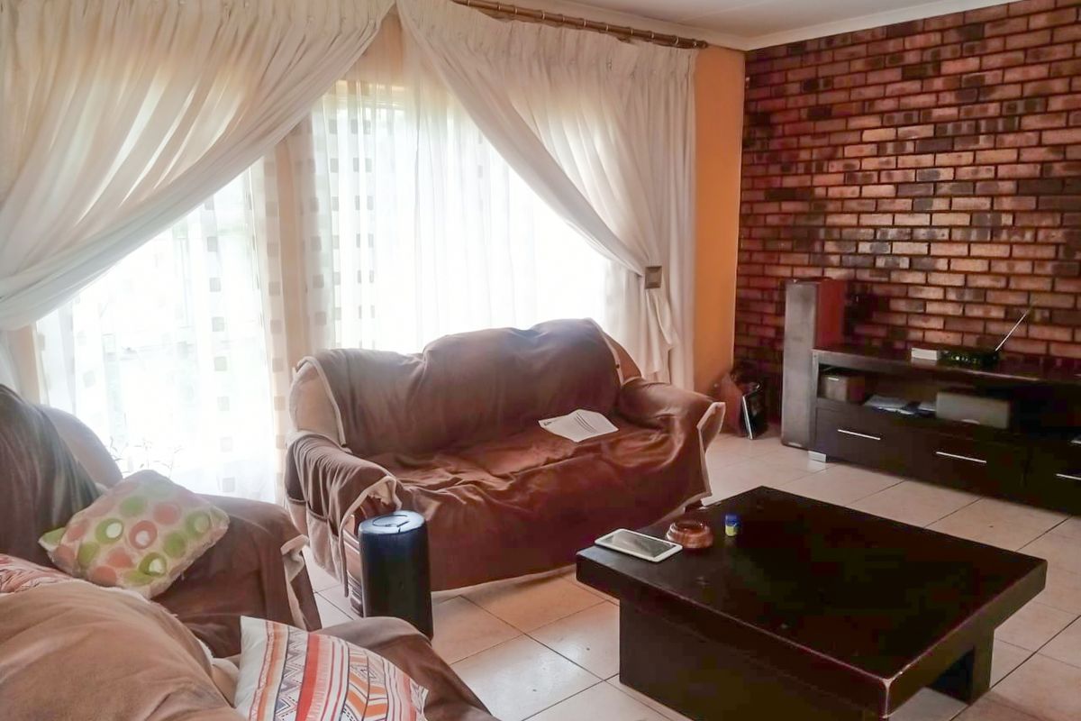 House For Sale In Benoni - Photo 5