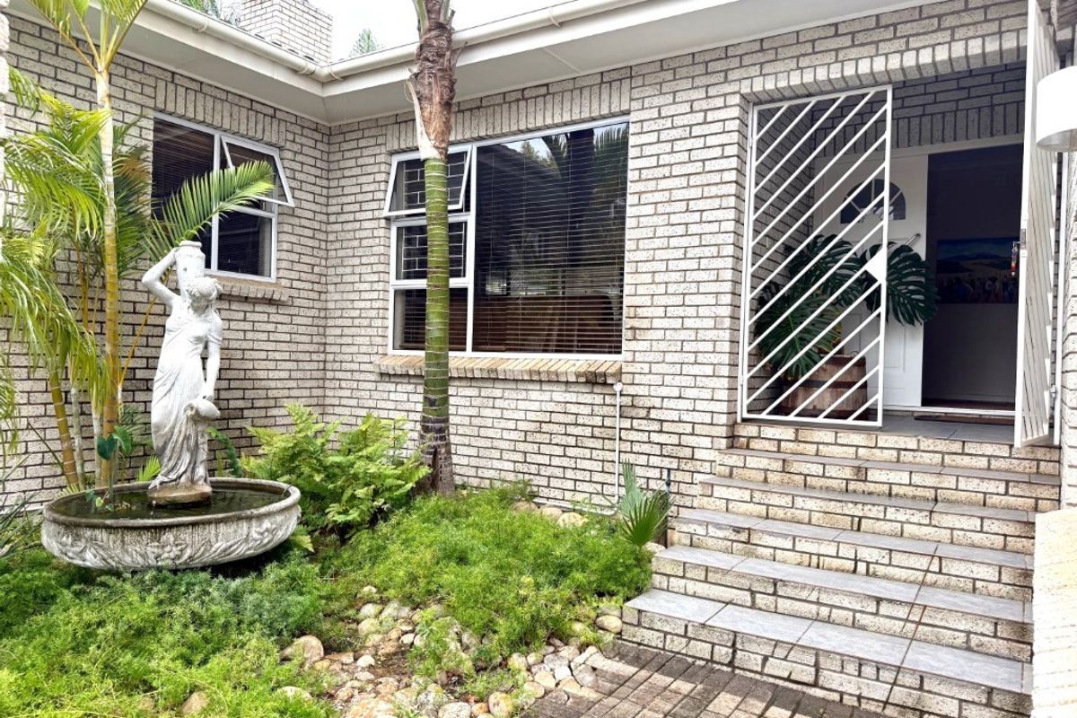 House For Sale In Malmesbury - Photo 2