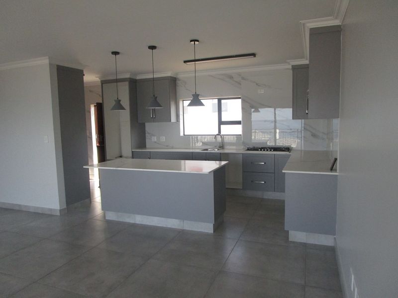 House For Sale In Mossel Bay - Photo 3
