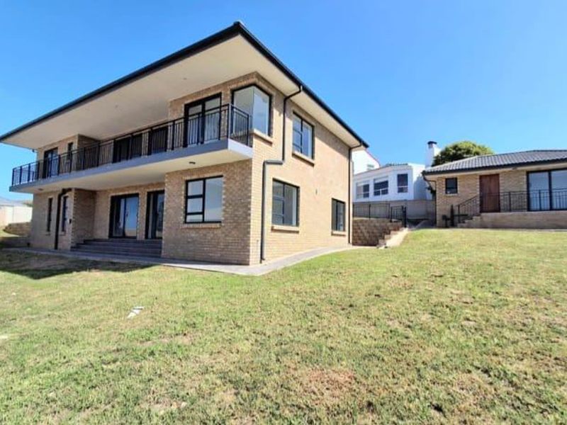 House For Sale In Mossel Bay - Photo 4