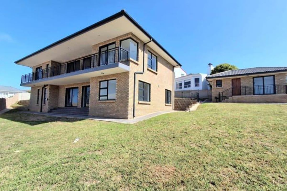 House For Sale In Mossel Bay - Photo 4