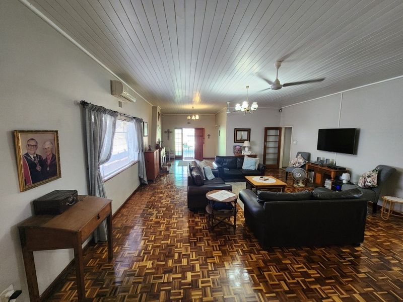 House For Sale In Malmesbury - Photo 4