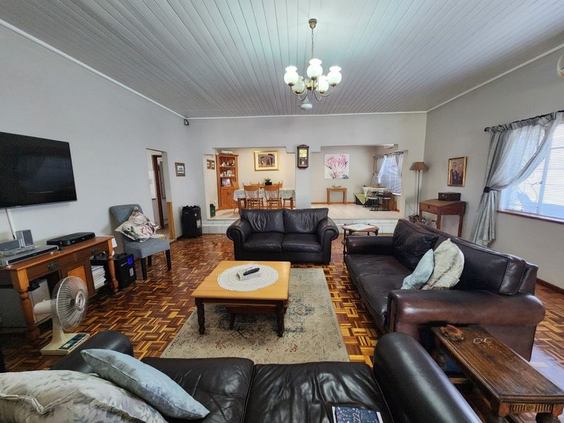 House For Sale In Malmesbury - Photo 3
