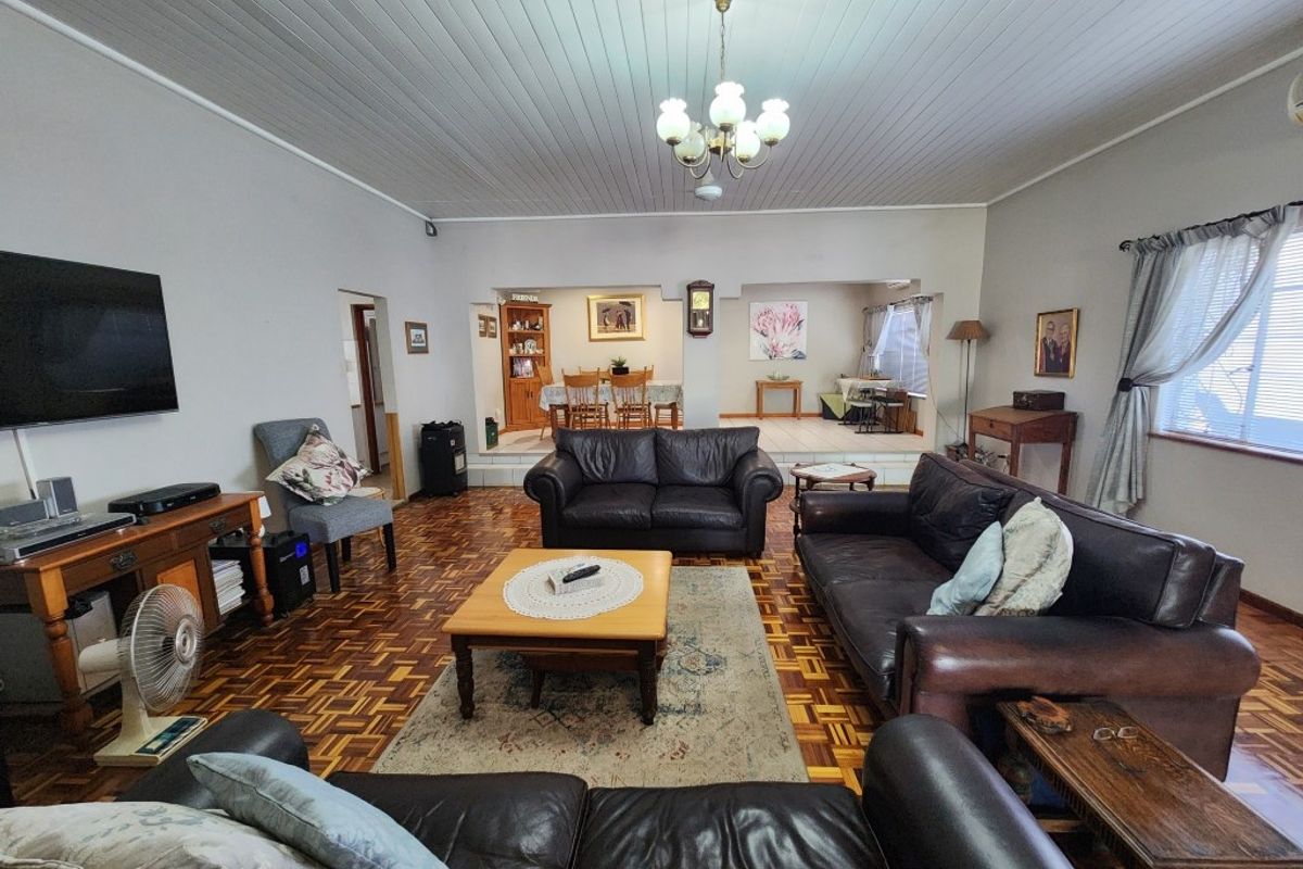 House For Sale In Malmesbury - Photo 3