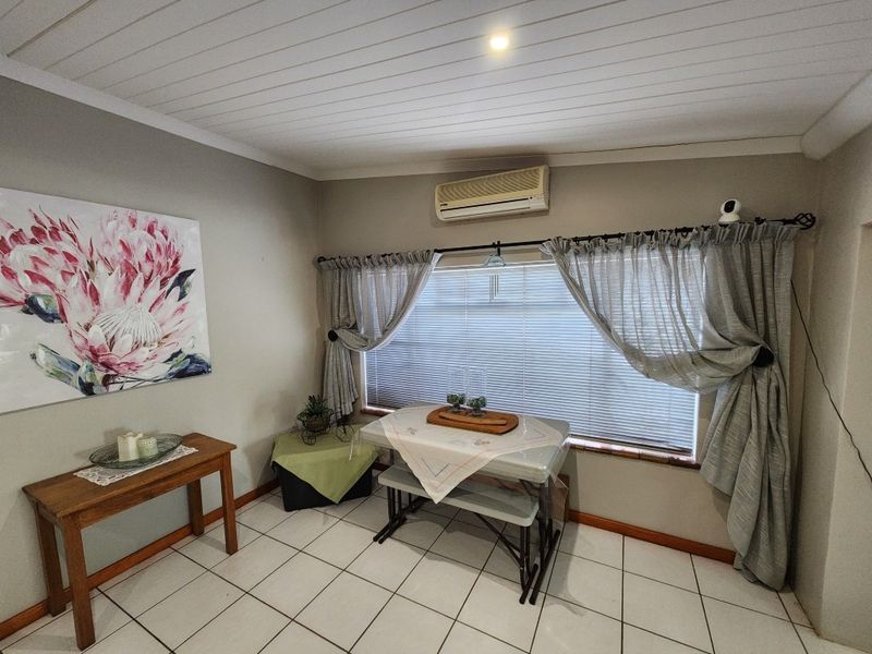 House For Sale In Malmesbury - Photo 8