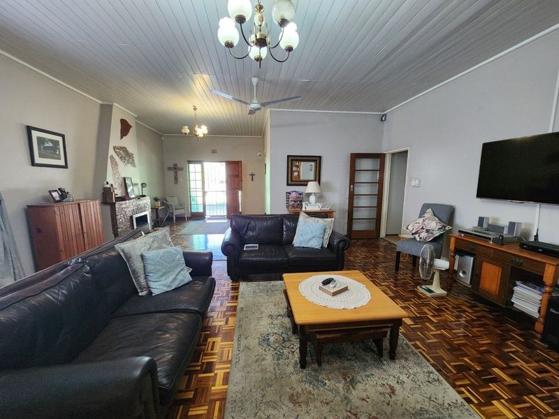 House For Sale In Malmesbury - Photo 5