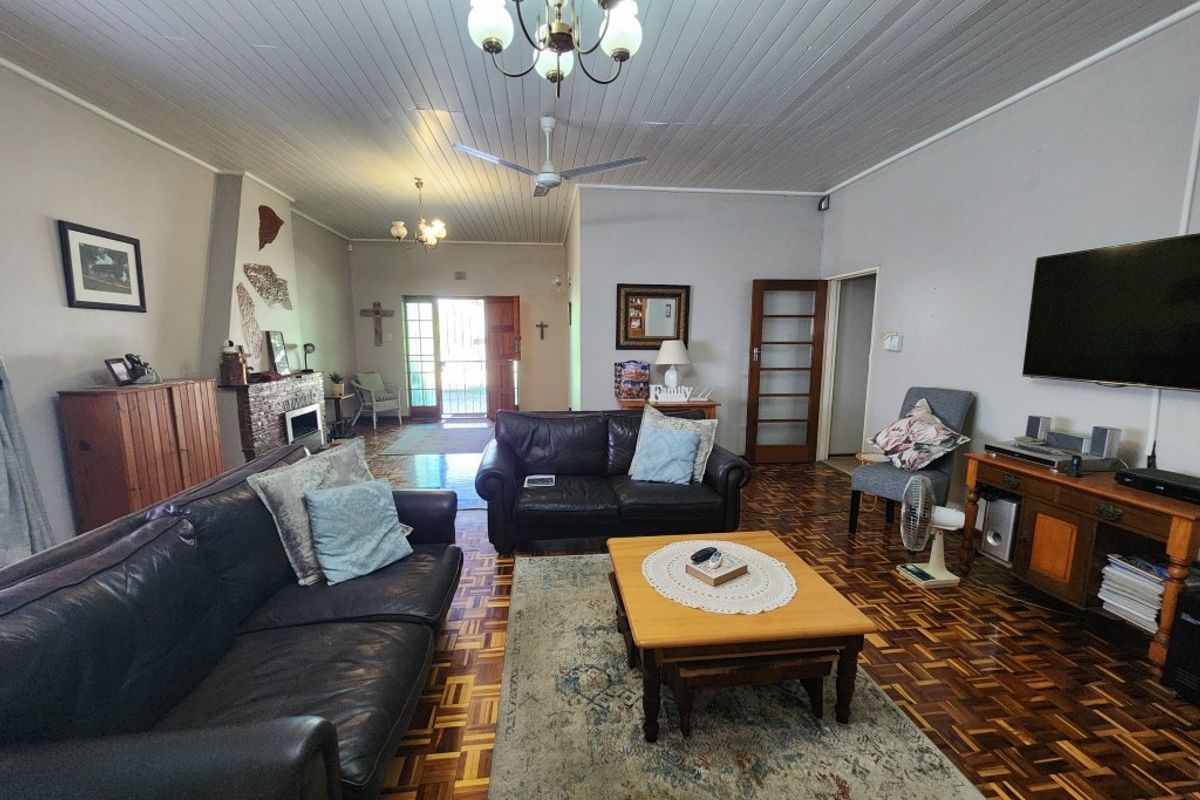 House For Sale In Malmesbury - Photo 5