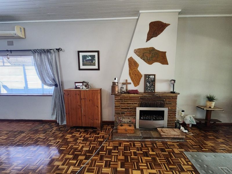 House For Sale In Malmesbury - Photo 6