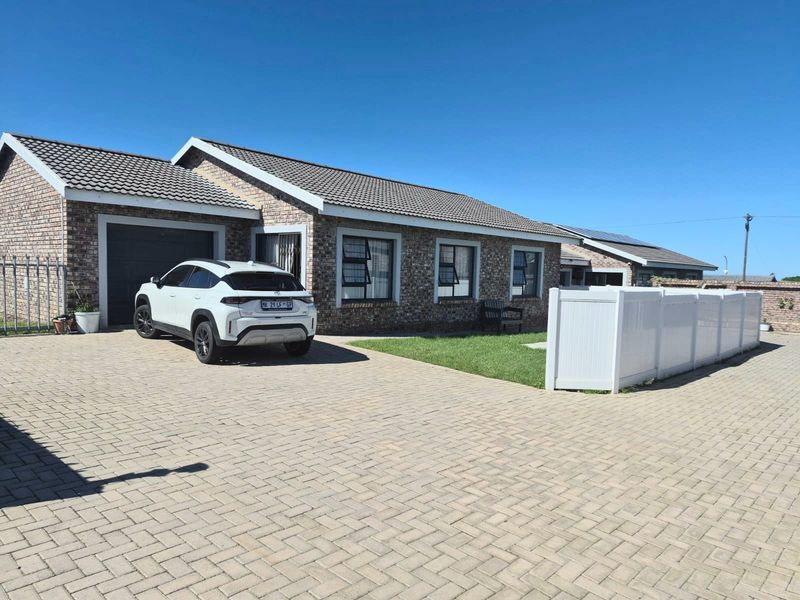 House For Sale In Mossel Bay - Photo 2